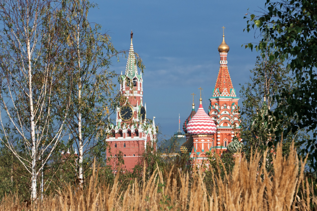 На новой бакалаврской программе ВШЭ будут учить работать в России и с Россией Иллюстрация к новости: На новой бакалаврской программе ВШЭ будут учить работать в России и с Россией