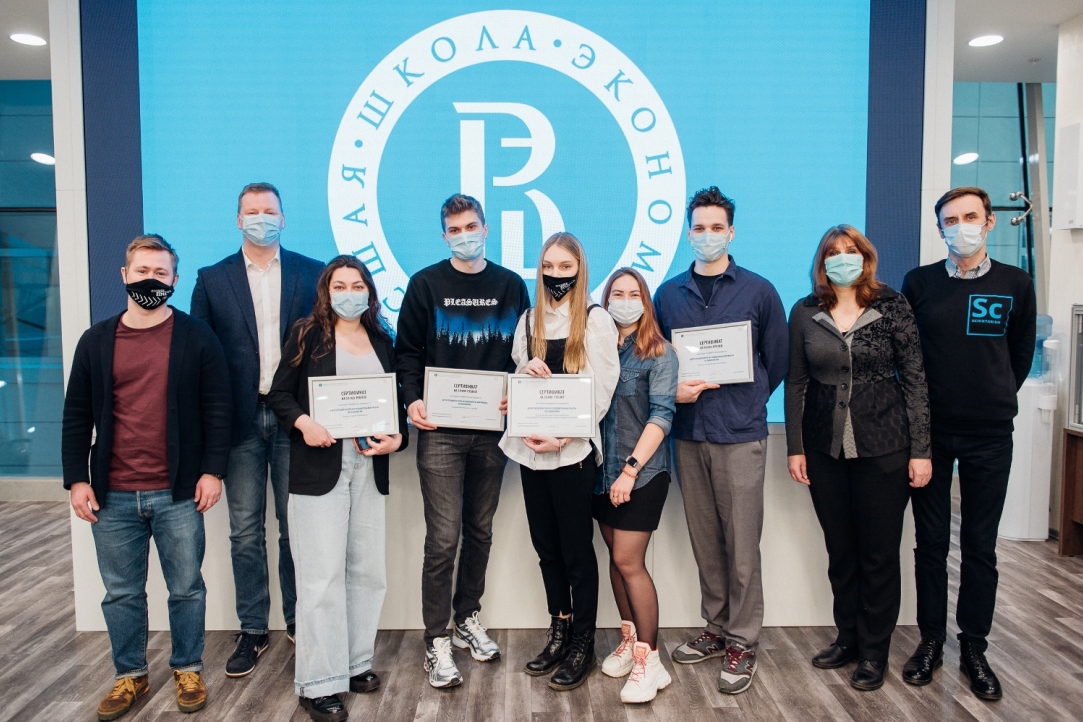 ‘Outstanding Alumni Endowment’ Supports Young Scientists with Scholarships Illustration for news: ‘Outstanding Alumni Endowment’ Supports Young Scientists with Scholarships