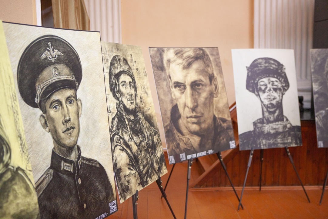 Иллюстрация к новости: Вышка передала Курской области экспонаты выставки «Уголь земли русской»