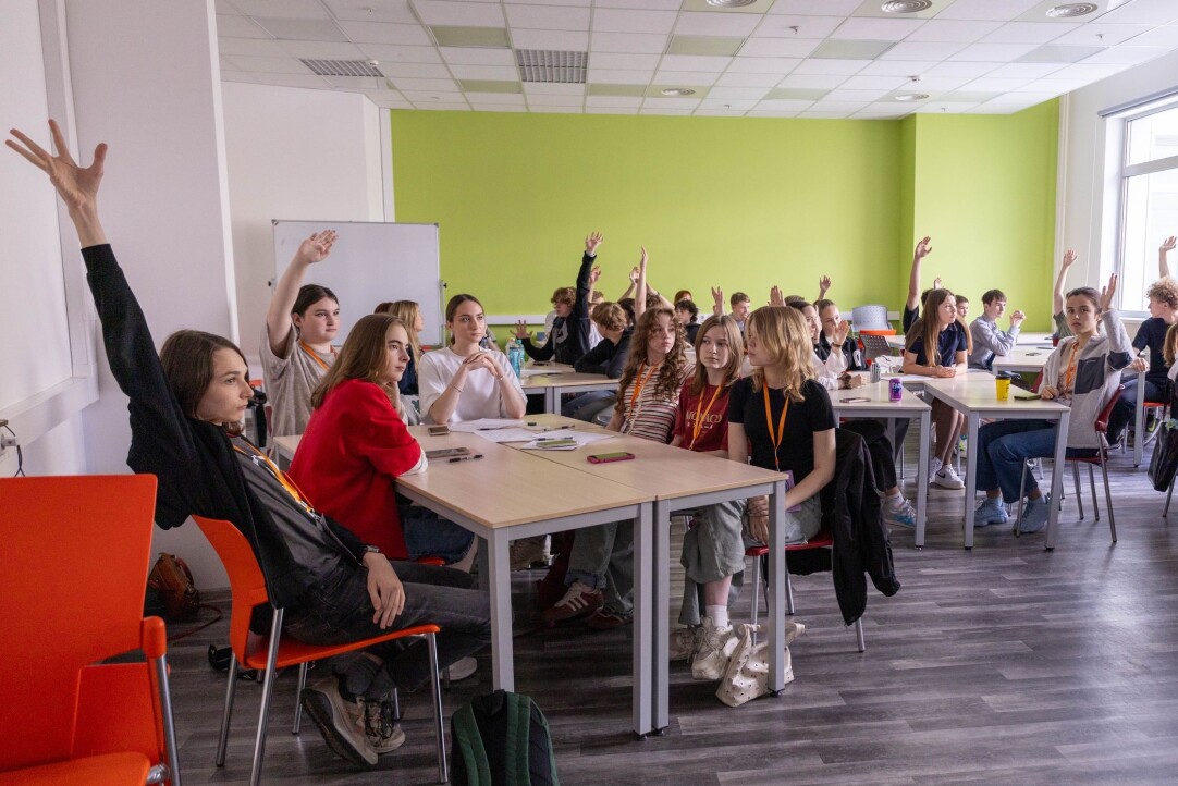 Иллюстрация к новости: «Пространство роста для ребенка»: чему учат на летних школах ФДП