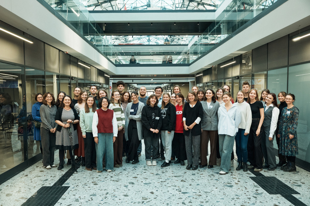 Illustration for news: ‘Why Data Analysis Is Art’: HSE University–St Petersburg Hosts International School on Statistics