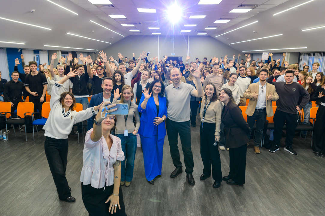 Иллюстрация к новости: НИУ ВШЭ — Нижний Новгород и Авито договорились о развитии образования и карьерных возможностей студентов